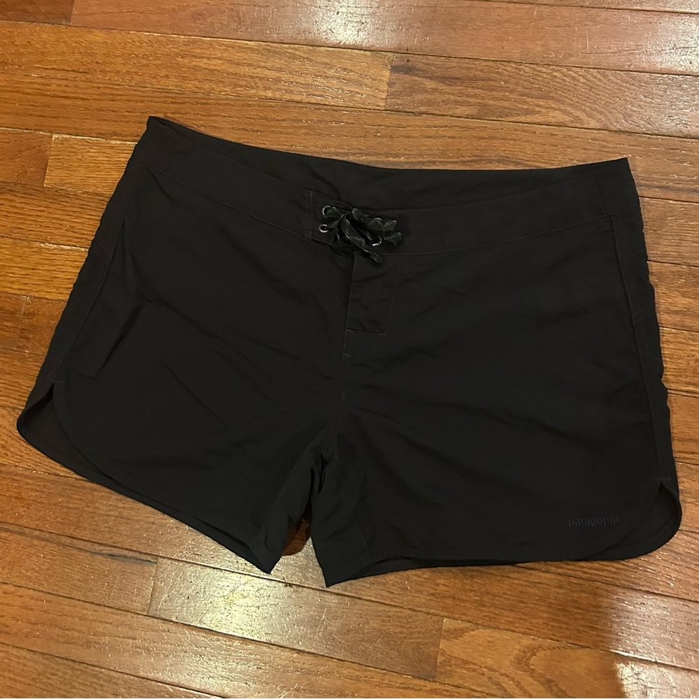 PATAGONIA Board Shorts Womens size 14